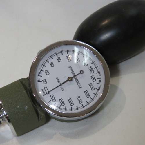 Vintage sphygmomanometer blood pressure tool with stethoscope - Excellent condition
