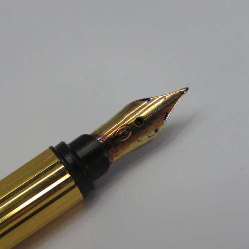 Original Cartier Gold Plated fountain pen with 18kt gold nib - Excellent condition - Serial A58267