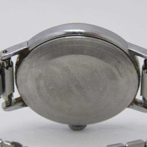 Vintage Timex manual wind ladies watch - Working