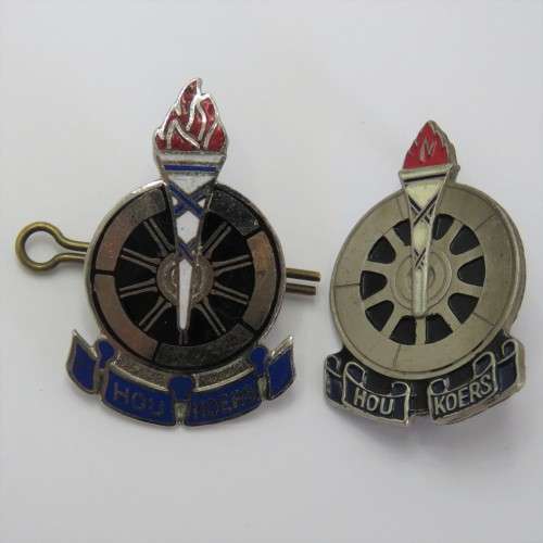 Lot of 2 different Voortrekkers "Hou Koers" badges