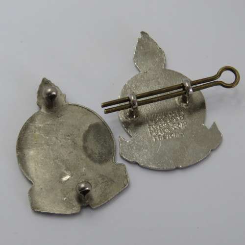 Lot of 2 different Voortrekkers "Hou Koers" badges