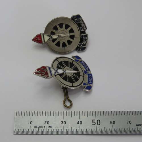 Lot of 2 different Voortrekkers "Hou Koers" badges