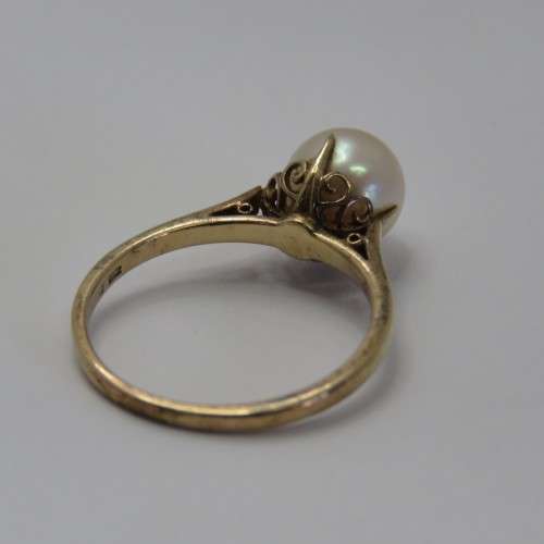 9kt Gold pearl ring - Weighs 2,4 g - Size N