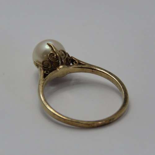 9kt Gold pearl ring - Weighs 2,4 g - Size N
