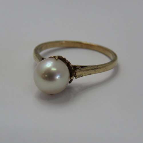 9kt Gold pearl ring - Weighs 2,4 g - Size N