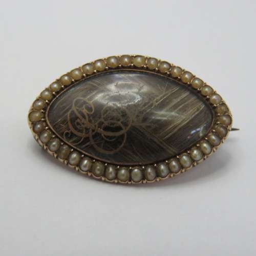 14kt Golden Antique memorial brooch with hair insert - Weighs 3,5 g
