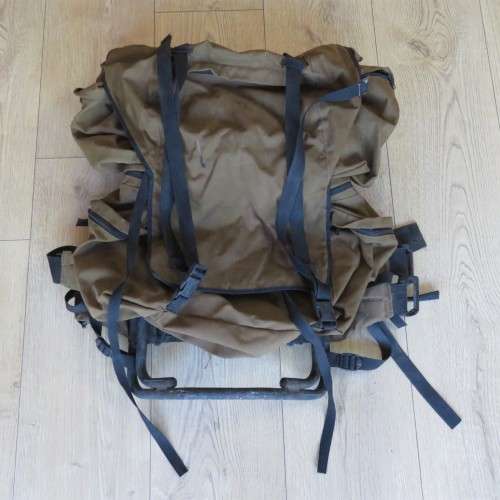 SADF Nutria backpack with H-frame - Some zips stuck - Frame 72 x 39 cm