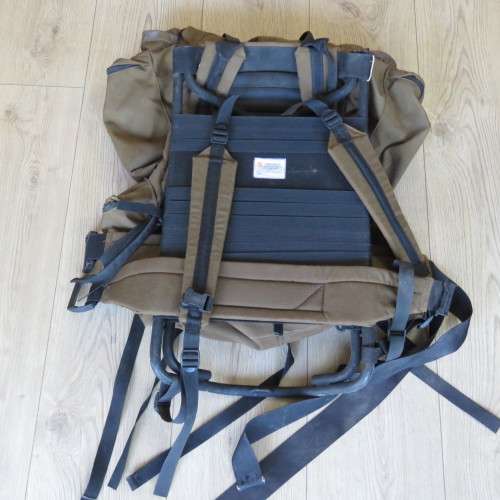 SADF Nutria backpack with H-frame - Some zips stuck - Frame 72 x 39 cm