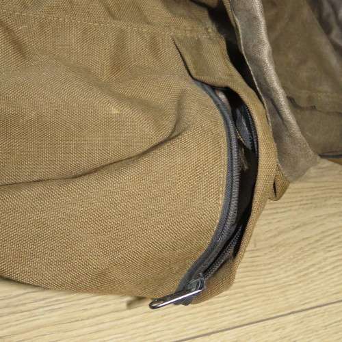 SADF Nutria backpack with H-frame - Some zips stuck - Frame 72 x 39 cm
