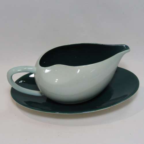 Carltonware sauce boat with drip tray - Small size