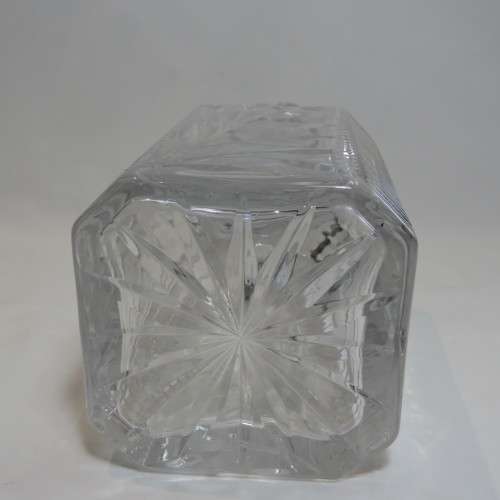 Beautiful square decanter with lid and GIN metal label