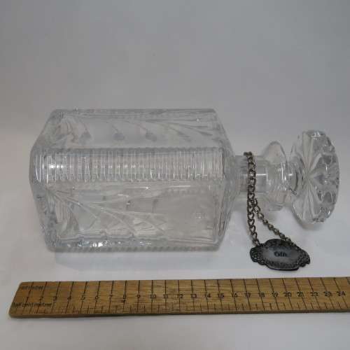 Beautiful square decanter with lid and GIN metal label