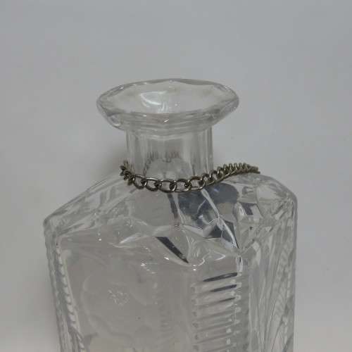 Beautiful square decanter with lid and GIN metal label
