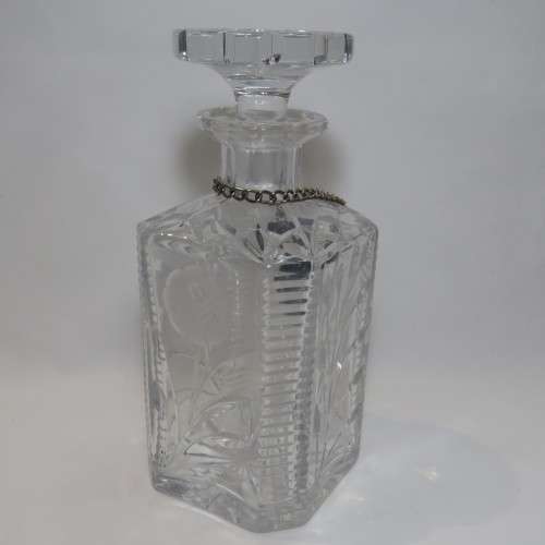 Beautiful square decanter with lid and GIN metal label