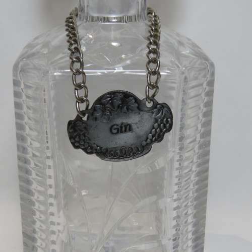 Beautiful square decanter with lid and GIN metal label