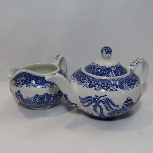 Vintage Woods Ware Willow Pattern tea set - 6 Trios, teapot and milk jug