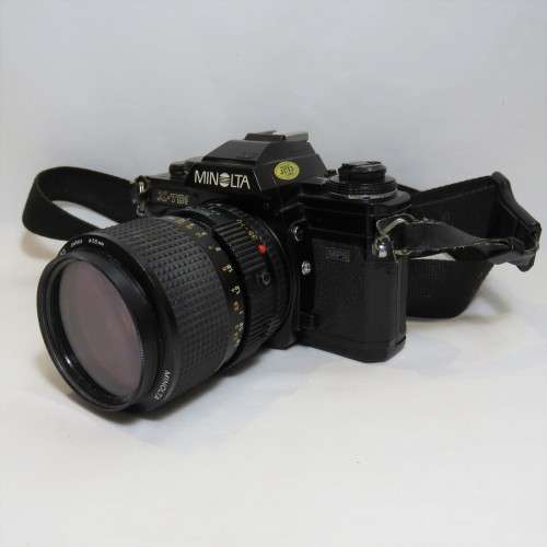 Vintage Minolta X-700 35 mm film camera with F 1:3,5/35-70 mm lens - Advance lever stuck