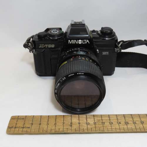 Vintage Minolta X-700 35 mm film camera with F 1:3,5/35-70 mm lens - Advance lever stuck