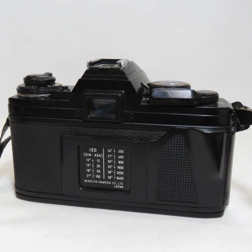 Vintage Minolta X-700 35 mm film camera with F 1:3,5/35-70 mm lens - Advance lever stuck