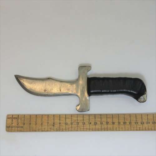Custom made knife with pouch