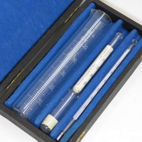 Vintage CIBA thermometer set in case