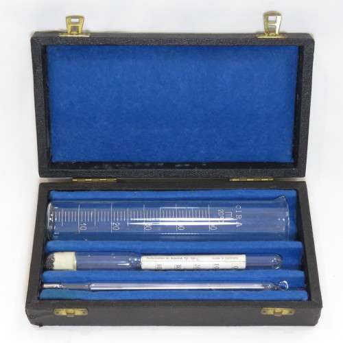 Vintage CIBA thermometer set in case