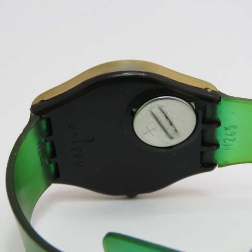 Swatch watch with green strap - Buckle missing - Flaw on lens