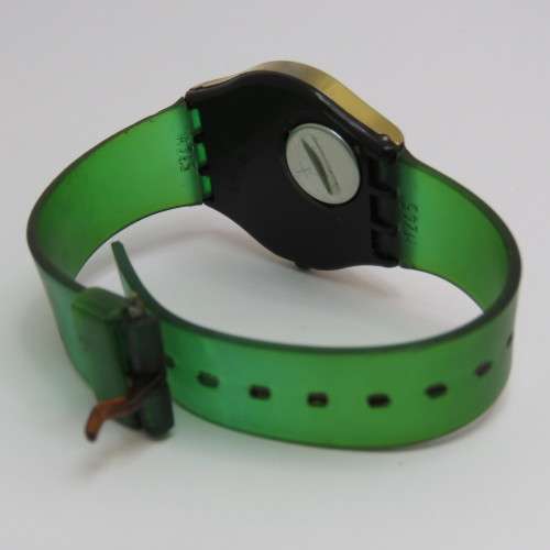 Swatch watch with green strap - Buckle missing - Flaw on lens