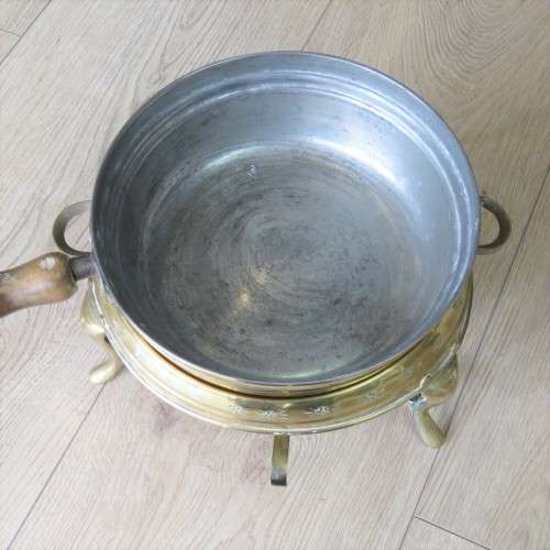 Antique brass bain-marie on stand with burner - Beautiful ornate piece - 25 x 25 cm - 19 cm High