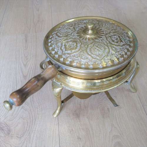 Antique brass bain-marie on stand with burner - Beautiful ornate piece - 25 x 25 cm - 19 cm High
