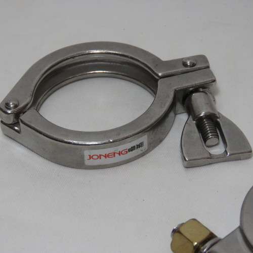 Pair of Joneng pipe clamps