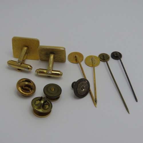 Collection of Round Table pins and cufflinks - Some silver