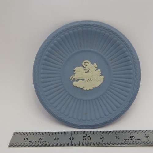 Small Wedgwood plate with Chariot