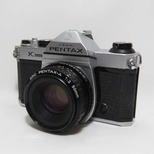 Vintage Asahi Pentax K1000 film camera with 50mm 1:2 SMC lens - Lens is clean, shutter is firing