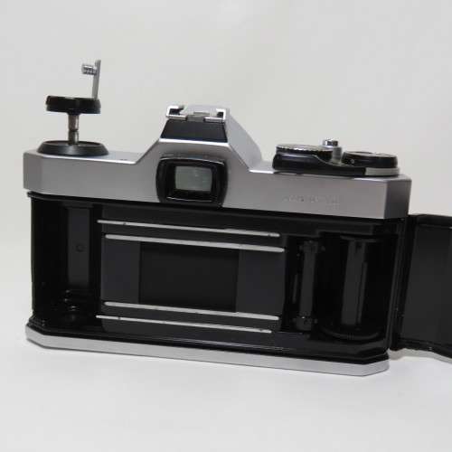 Vintage Asahi Pentax K1000 film camera with 50mm 1:2 SMC lens - Lens is clean, shutter is firing