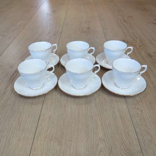 Colcough set with 6 teacups & saucers
