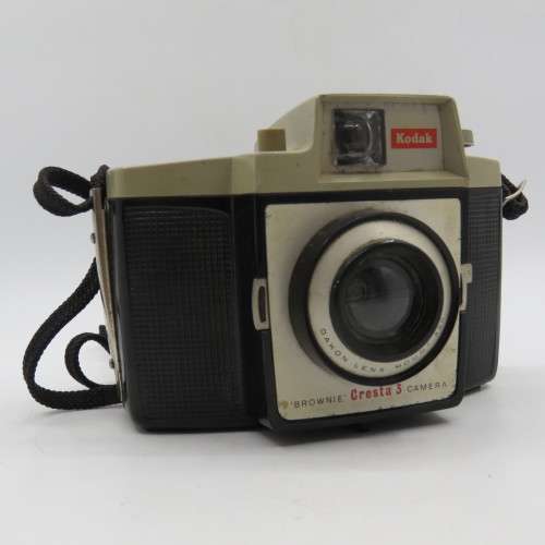Vintage Kodak Cresta 3 Brownie camera - small chip top of body