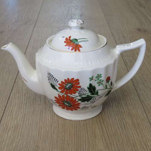 Swinnerton`s Luxor Ivory porcelain tea pot