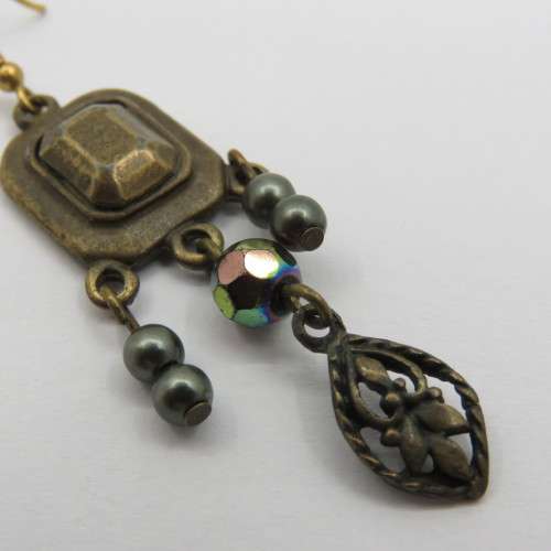 Vintage pairs of earrings