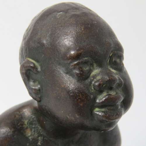 Small unmarked Bronze statue of native child - 1554g