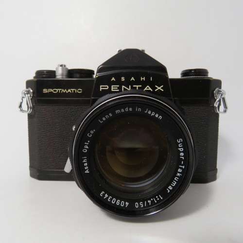 Vintage Asahi Pentax Spotmatic 35mm camera with 50mm 1:1.4 lens - working - clean lens