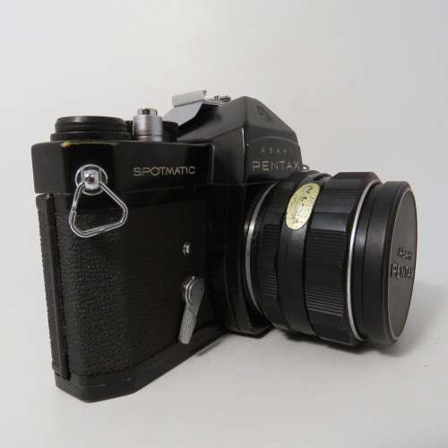 Vintage Asahi Pentax Spotmatic 35mm camera with 50mm 1:1.4 lens - working - clean lens