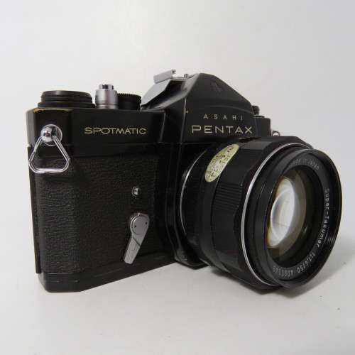 Vintage Asahi Pentax Spotmatic 35mm camera with 50mm 1:1.4 lens - working - clean lens