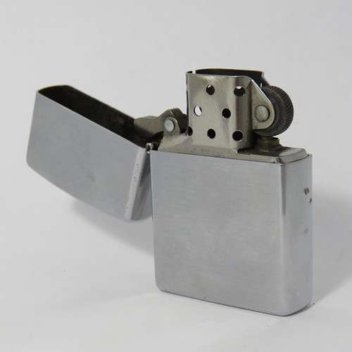 Stainless steel Zippo - no engraving