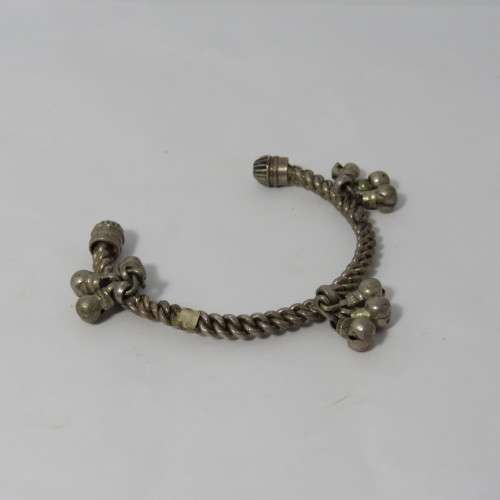 Vintage low grade silver bangle - weighs 21.0g