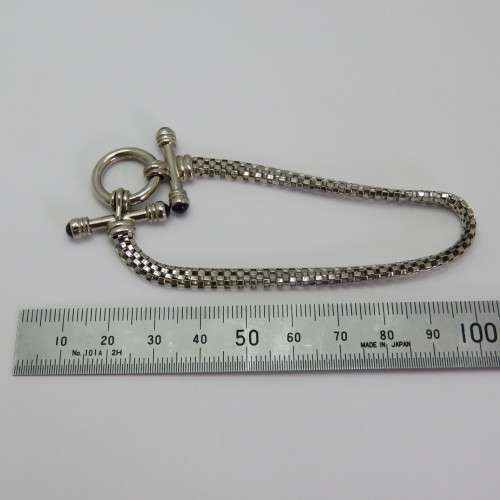 Costume set with silver look-alike necklace and bracelet - Necklace length 45 cm (open)