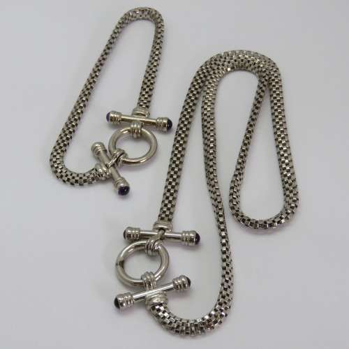 Costume set with silver look-alike necklace and bracelet - Necklace length 45 cm (open)