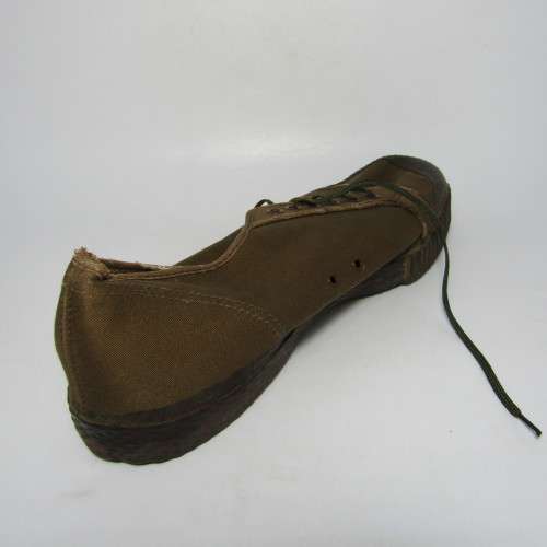 SADF Runacan PT tekkies - size 10