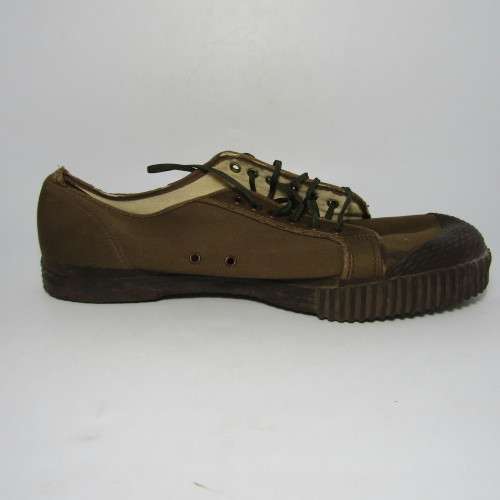 SADF Runacan PT tekkies - size 10