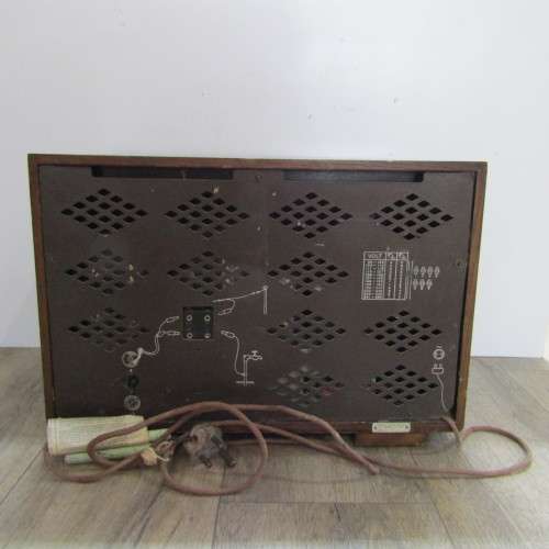 Vintage 1930`s His Masters Voice valve radio - working - 51 x 32 x 35cm